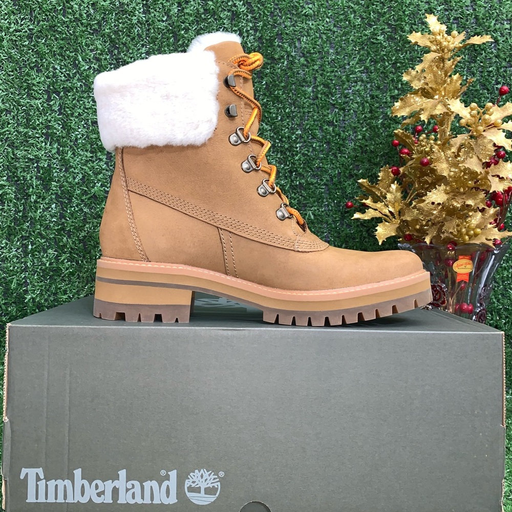 TIMBERLAND COURMAYEUR VALLEY 6 INCH SHEARLING BOOT - Picture 1 of 8